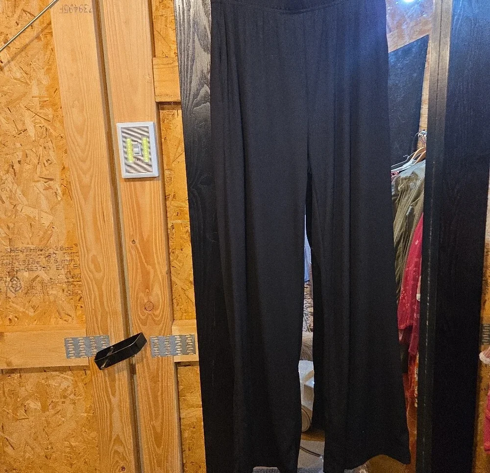 Charcoal Three-Piece Lounge Set - Long Cardigan, Crop Tank, Wide Pants - Picture 7 of 8